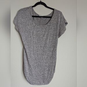 Free Kisses Gray Top Size L